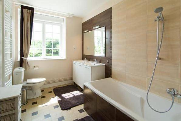 Location de vacances pour 12 personnes, avec jardin et sauna ainsi que vue et piscine à Malandry - 4