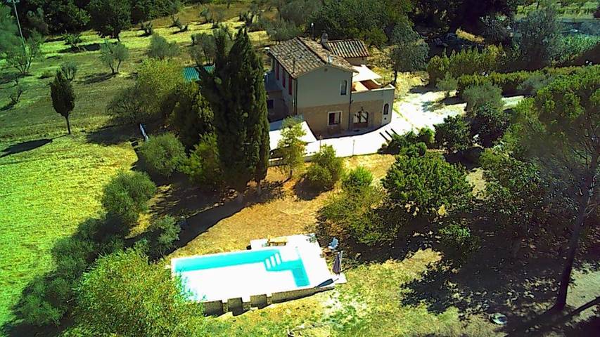 Privatzimmer für 2 Personen, mit Balkon und Terrasse sowie Garten und Pool