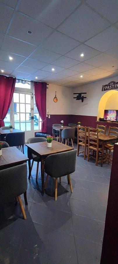 Hôtel pour 2 personnes, avec terrasse, animaux acceptés à Saint-Sauveur-sur-Tinée - 2