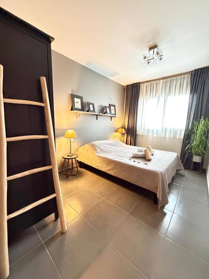 Ferienwohnung für 5 Personen, mit Balkon und Garten sowie Pool in l'Armentera