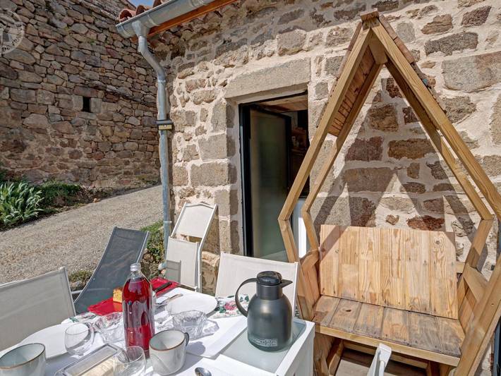 Gîte pour 2 personnes, avec terrasse dans Parc Naturel Régional du Pilat - 3