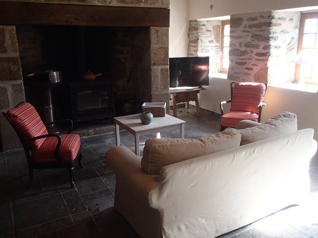 Gîte "La Grange de Lulu", 6 personnes, avec piscine in Cassaniouze, Région d'Aurillac
