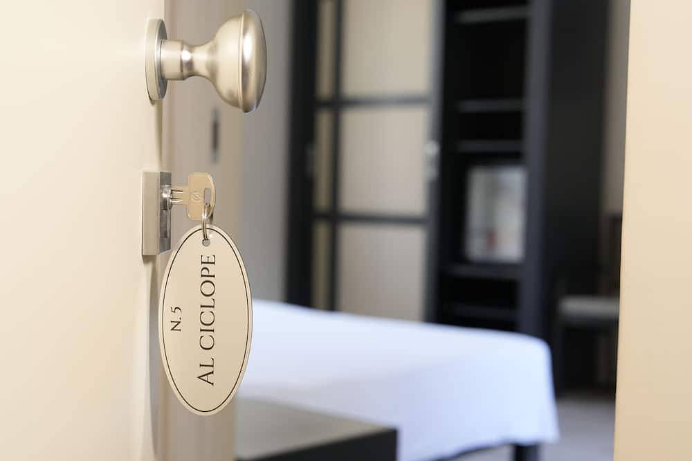 Viscuso House At Cyclops No. 5 in Aci Castello (Borgo), Aci Castello