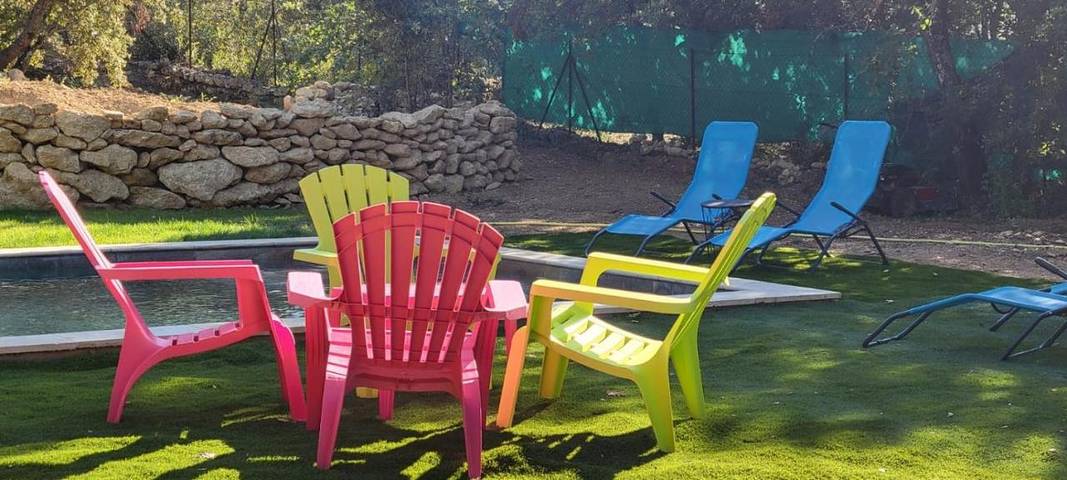 Maison d’hôte pour 2 personnes, avec Terrasse et Jardin ainsi que Piscine et Vue à Rognes