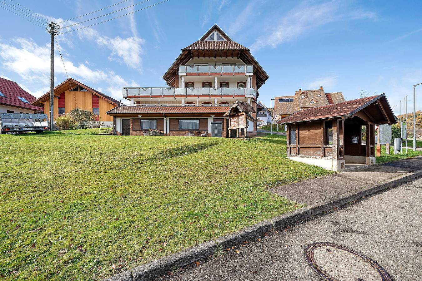Apartamento inteiro, Apartamento de férias 'Kirchblick' com varanda e Wi-Fi in Biederbach, Central Black Forest