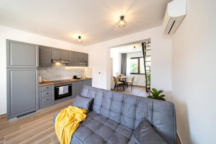 Ferienwohnung für 2 Personen, mit Whirlpool und Terrasse in Rab Stadt - 2