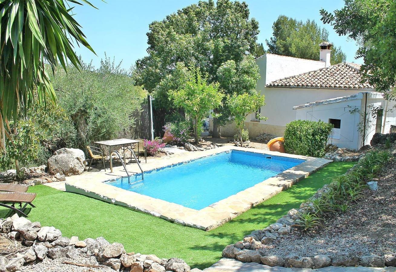 Casa Romántica con vistas a la montaña, piscina y Wi-Fi in Montecorto, Andalucía