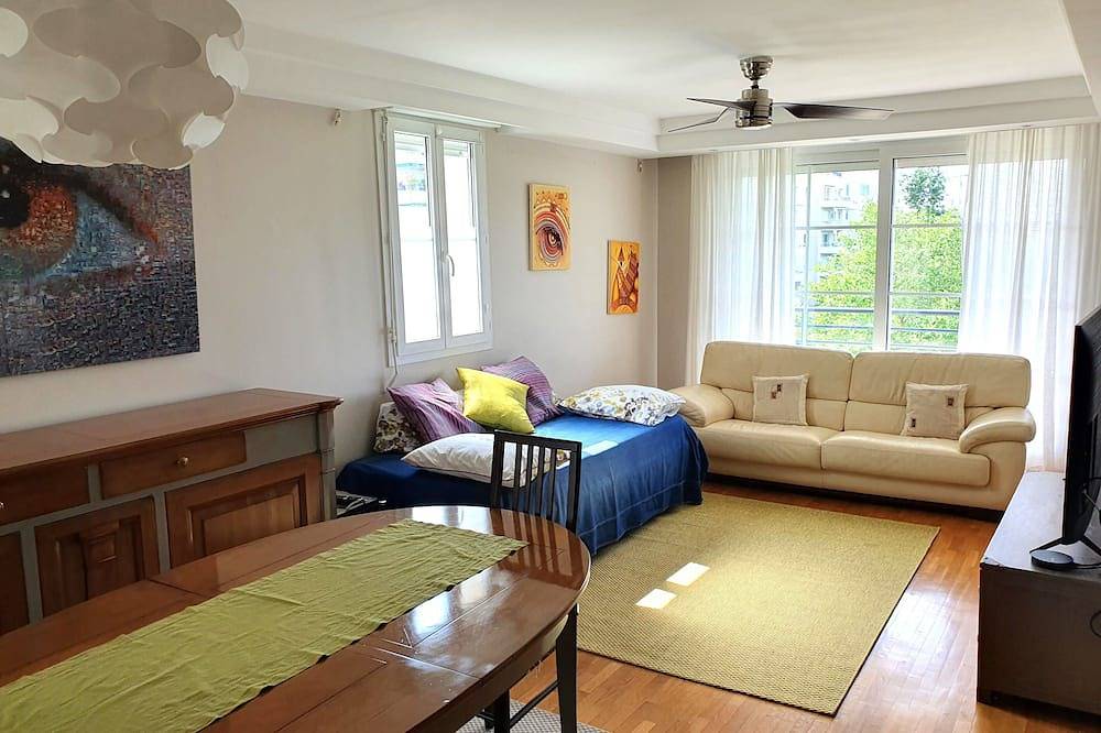 Appartement entier, Appartement résidentiel au vert et au frais in Montigny-le-Bretonneux, Yvelines