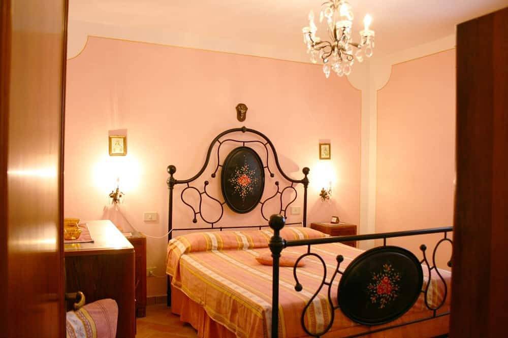 Villa in Panoramalage, umgeben von Weinbergen und Olivenhainen, 5 km von Montepulciano und Torrita d in Montepulciano, Siena Provinz