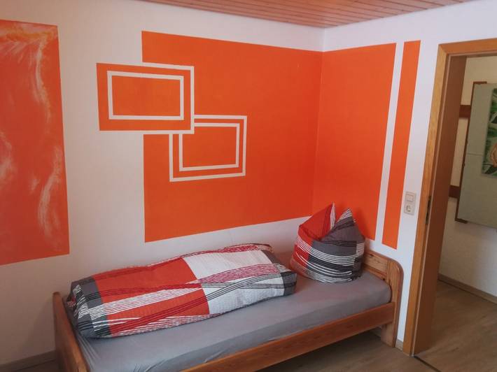 Appartement entier, Appartement de 60 m² avec terrasse privée, jardin commun et Wi-Fi in Indelhausen, Hayingen