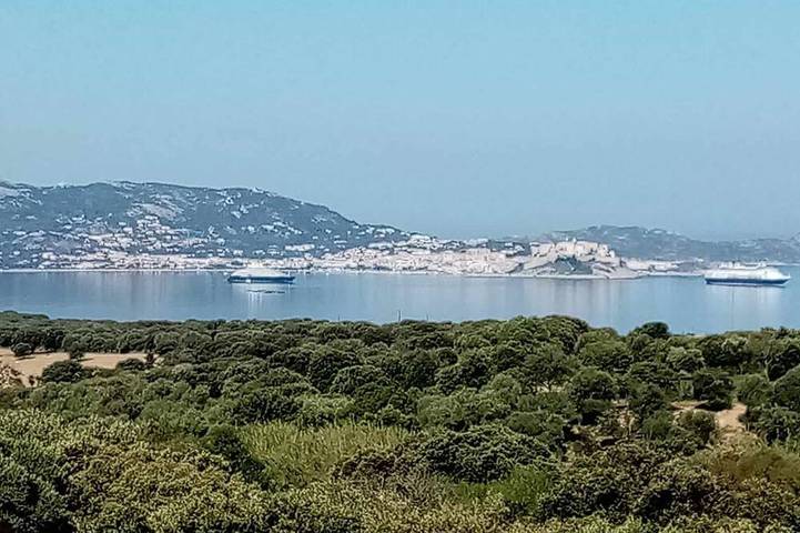 Maison de vacances pour 8 personnes, avec jardin et terrasse à Lumio