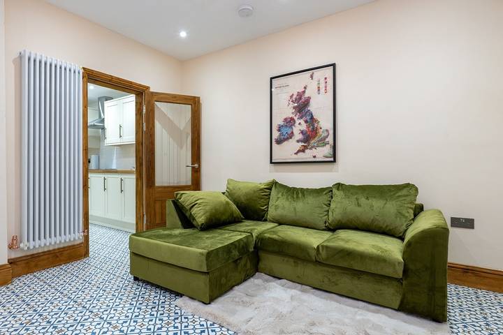 Holiday rental for 8 people in Stoke-on-Trent