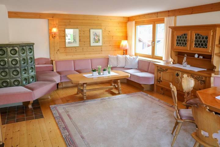 Ferienwohnung für 8 Personen, mit Ausblick und Garten in Bezau