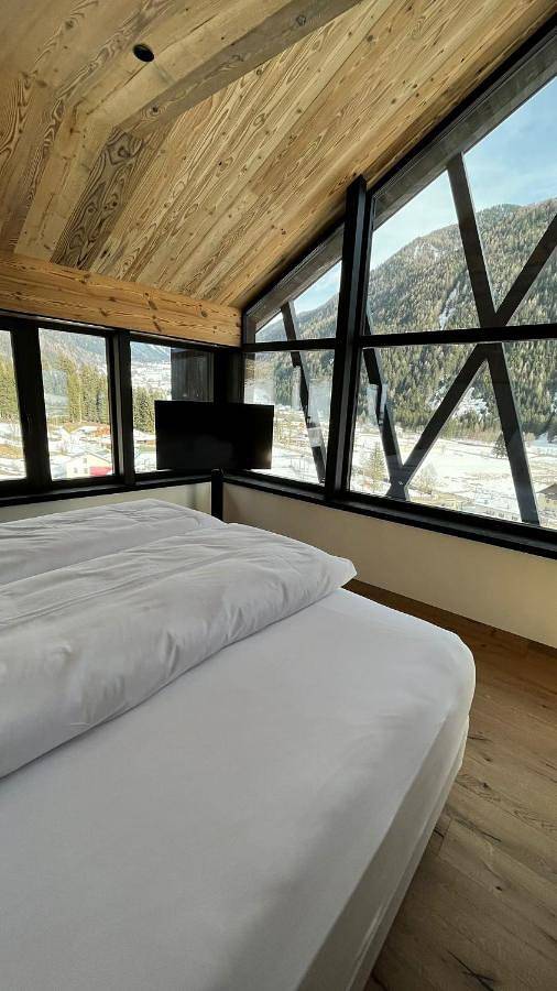 Location de vacances pour 3 personnes, avec piscine ainsi que vue et terrasse dans Anterselva Di Mezzo - 4