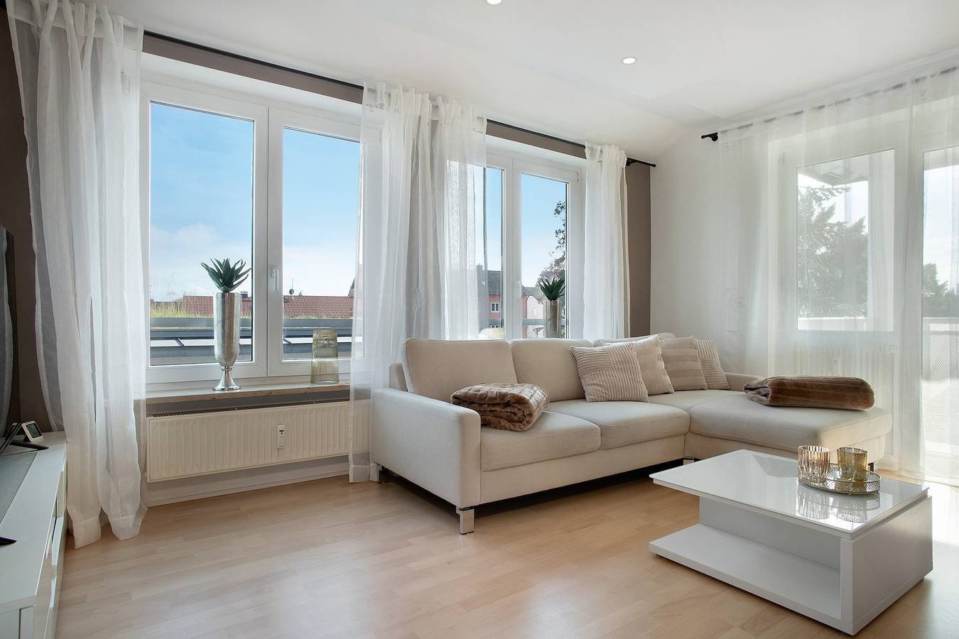 Ganze Wohnung, Ferienwohnung 'Römerpark Bergblick' mit Bergblick, Balkon, Tiefgarage und Wlan in Lindau, Bayerisch Schwaben