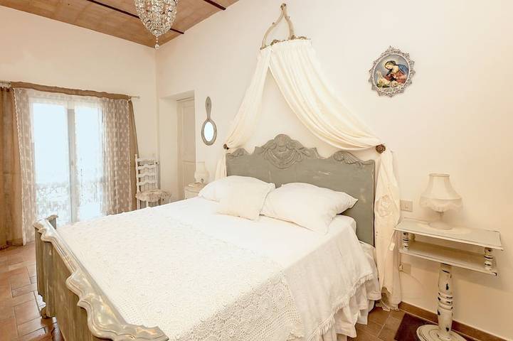 Appartamento intero, Patio House  balcony  shabby chic home in Spello in Spello, Perugia e dintorni