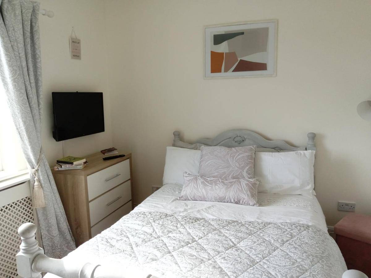 Entire holiday apartment, The Woodlands in Castlebar, Lough Conn