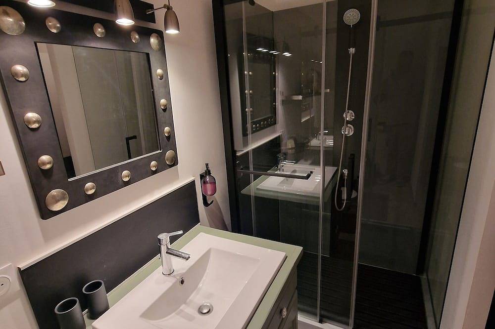 Appartement entier, Le Manoir de la Belle Endormie in Valréas, Enclave de Valreas