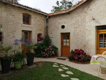 Gîte pour 4 personnes, avec jardin et terrasse à Saint-Martin-de-Sanzay