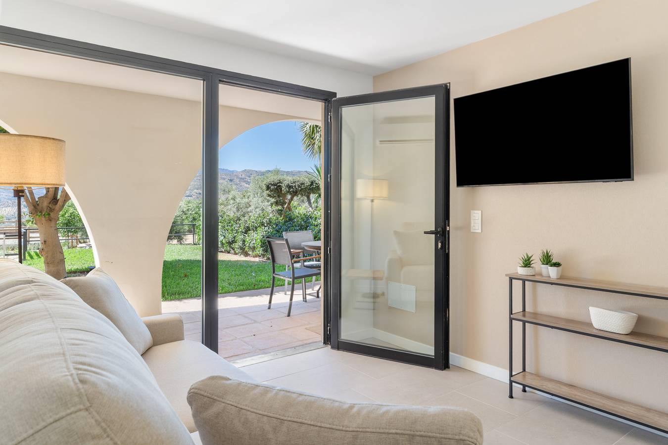 Maison d'hôtes 'Casita Nube' avec vue sur les montagnes, Wi-Fi et climatisation in Tolox, Sierra de las Nieves