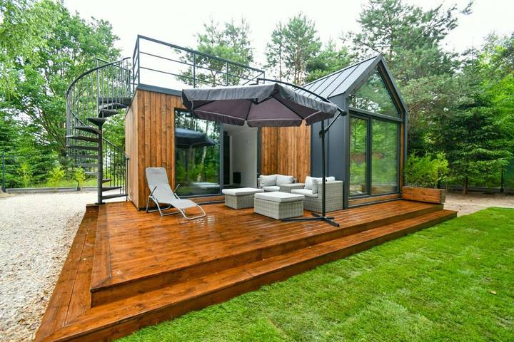 Domek letniskowy dla 12 osób, z Balkon i Jacuzzi oraz Taras i Ogród w Mazowsze