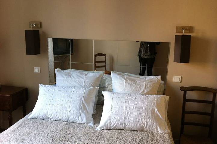 Gîte pour 4 personnes, avec jardin et terrasse dans Tour Solidor - 4