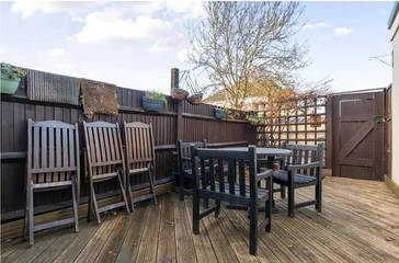 Holiday Apartment for 6 People in Thorpe Park, Surrey, Photo 4