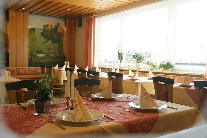 Landgasthof Zur Linde - Doppelzimmer ohne Balkon, 2 Stock in Riedenburg, Altmühltal