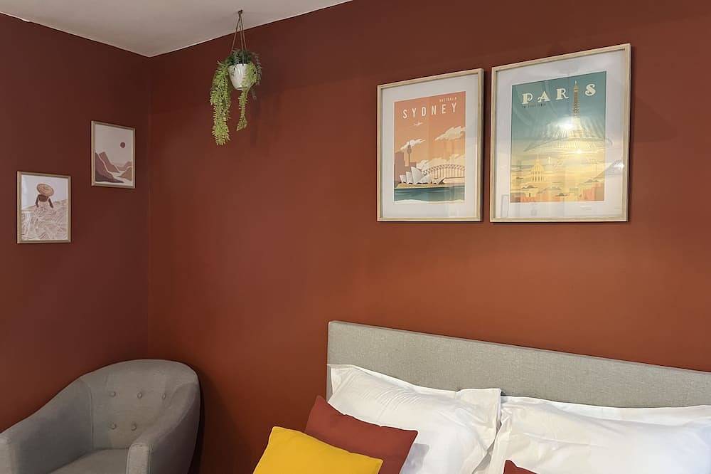 Entire apartment, La Place, studio en centre ville de Calais in Calais, Calais region