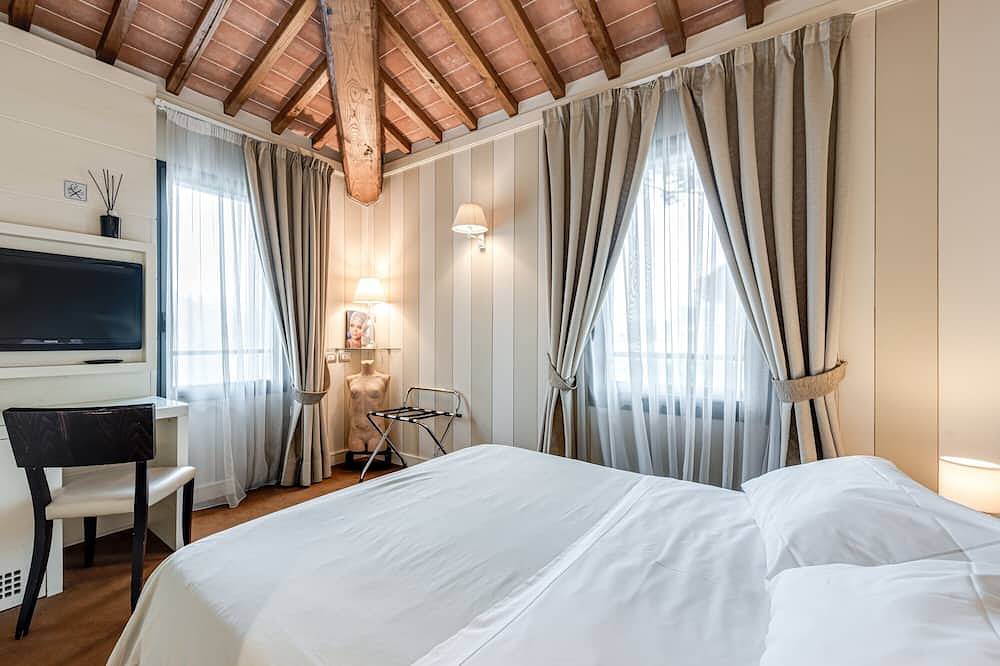 Entire apartment, Molo 73 Room - Gorgona with Breakfast and Parking in Empoli, Florence Province