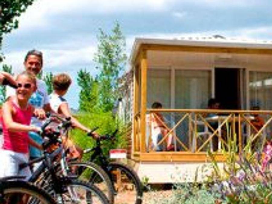 Camping Méditerranée Plage - Mobilheim 6 personen - Mobilheim Classique Ti - 30m² - 2 Schlafzimmer in Portiragnes Plage, Vias