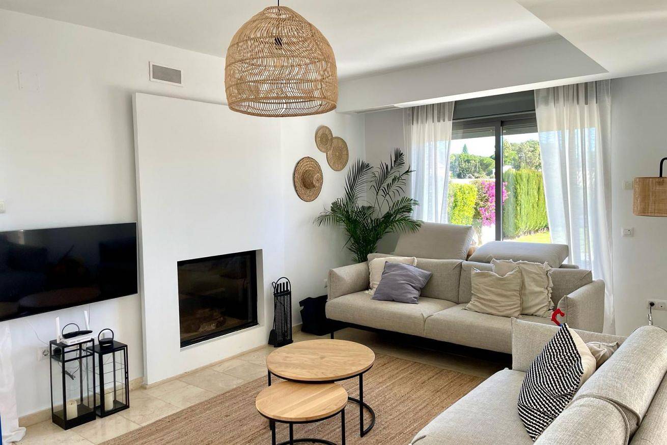 ✨Luxury Villa – Private Pool & Parking , 2 km from La Barrosa Beach in Playa La Barrosa, Chiclana de la Frontera
