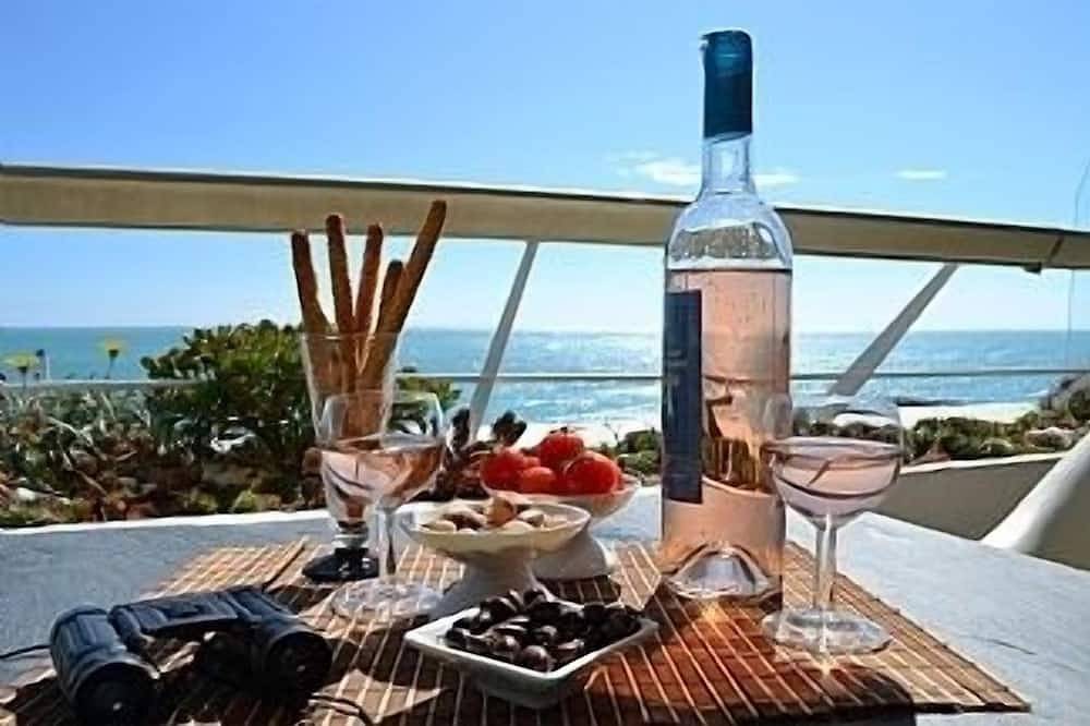 Ganze Wohnung, Luxuriöse 55m2 Panorama-Wohnung mit Meerblick in Villeneuve-Loubet Plage, Villeneuve-Loubet