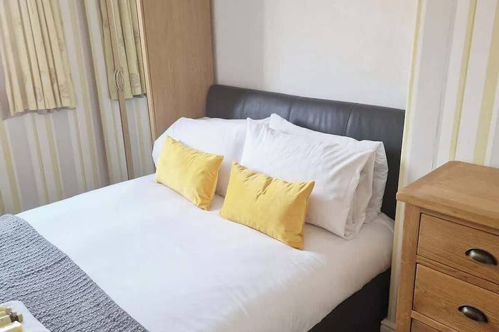 Wirral Retreat, Cosy Cottage Near Port Sunlight in Merseyside