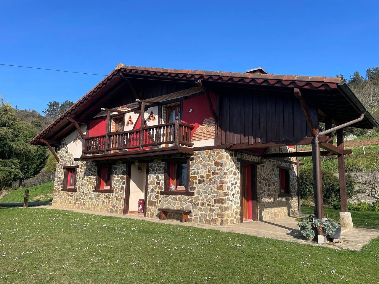 Chalet « Txatonea » avec vue sur la montagne, terrasse privée et Wi-Fi in Nabarniz, Réserve de biosphère d'Urdaibai