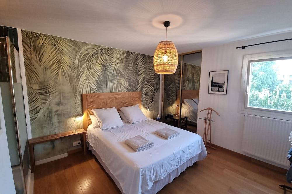 Entire apartment, Top floor apartment with pool in a city center park near the Corum in Montpellier, Côte d'Améthyste