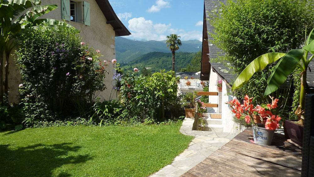 Gîte "La Grange du curé" - Le Balcon de l'Ossau, Vallée d'Ossau in Bescat, Béarn