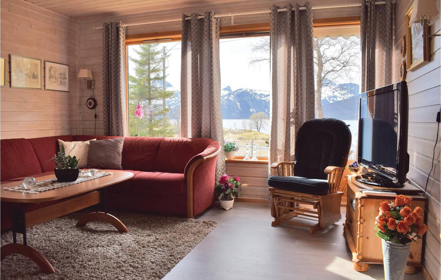 Ferienhaus für 7 Personen mit Garten in Vestfjorden