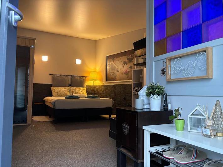 Chambre d’hôte pour 2 personnes, avec sauna ainsi que vue et jardin