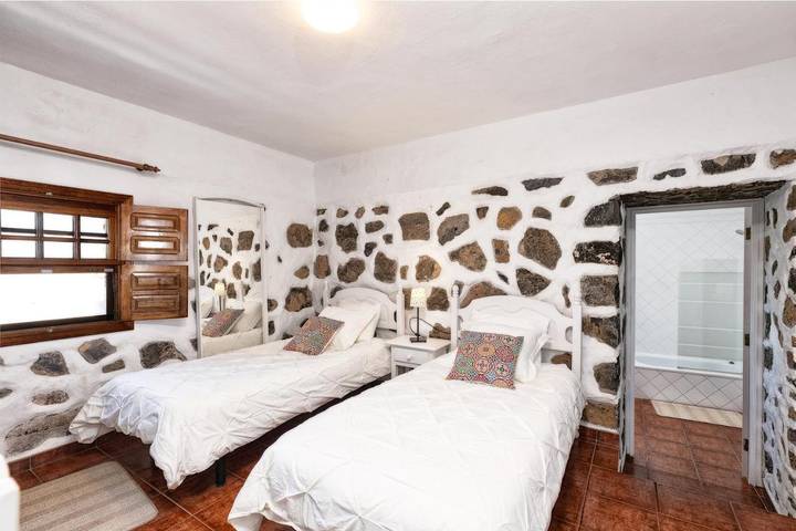 Casa rural para 2 personas, con piscina además de jardín y vistas, Se admiten mascotas en La Palma - 4