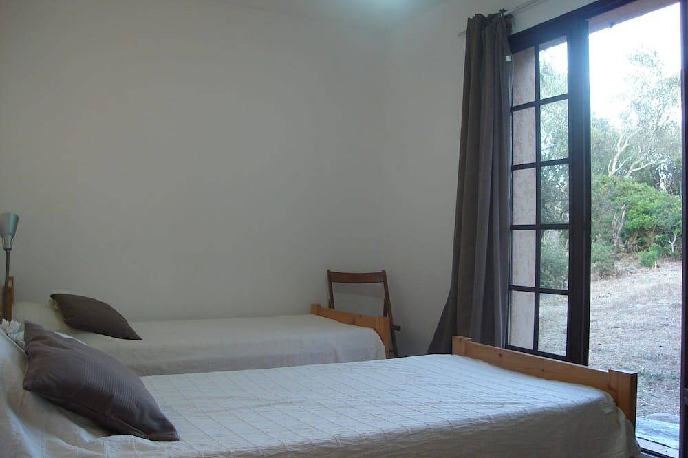 Freistehendes Haus auf dem Land 9 km vom Meer entfernt in Speloncato, Calvi und Umgebung