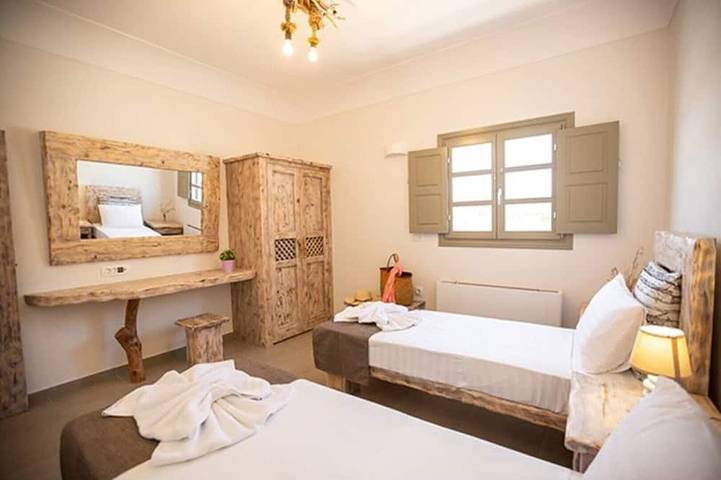 Elixirium Villa mit privatem Swimmingpool in Perissa, Santorin