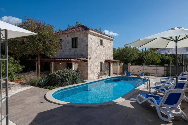 Ferienhaus für 6 Personen, mit Garten und Pool sowie Ausblick - 1