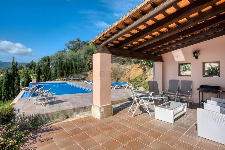 Villa avec vue sur la mer, piscine à débordement et intimité totale in Cabanyes, Calonge