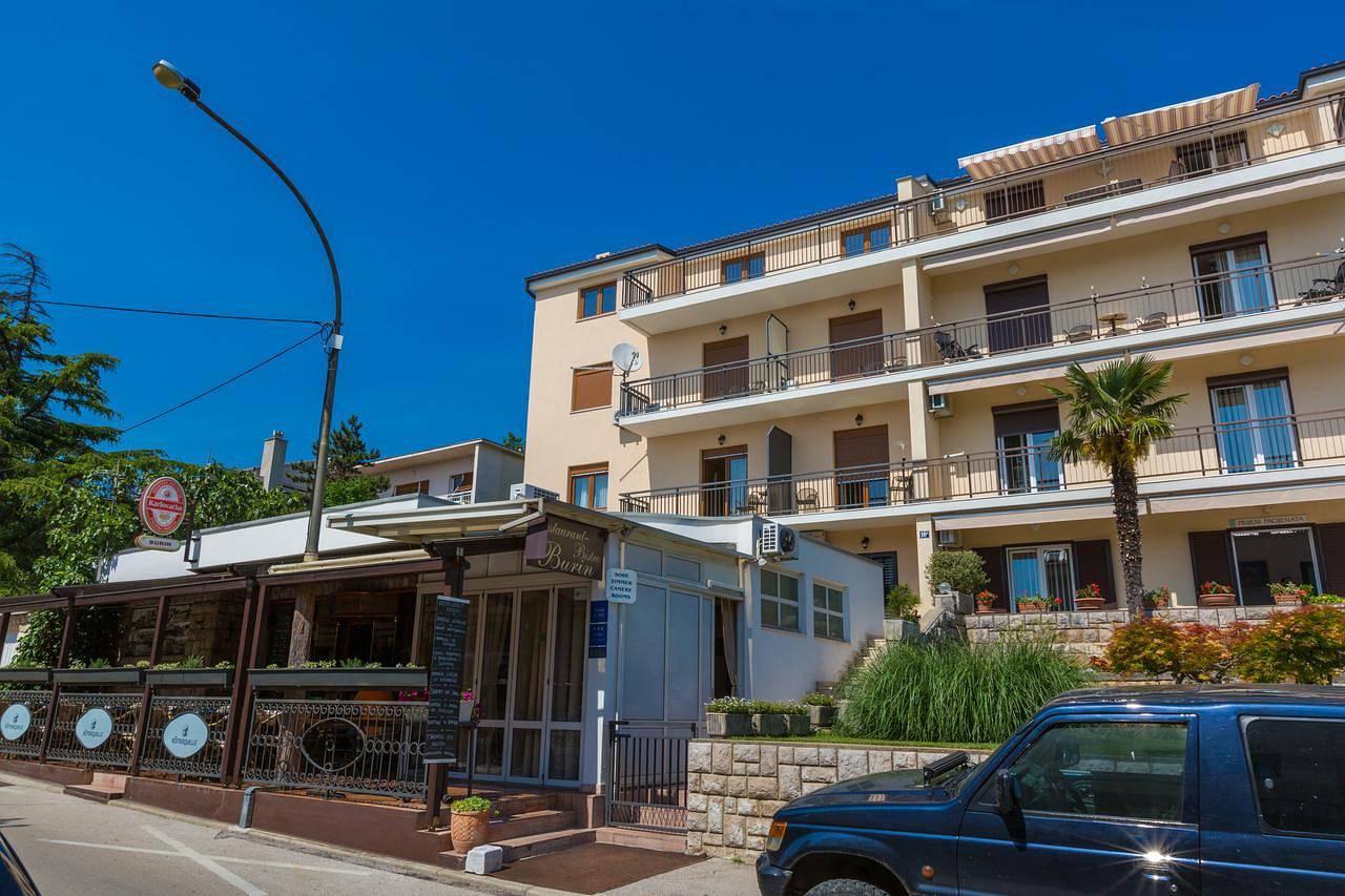 Zimmer für 2 Personen mit Terrasse in Crikvenica, Primorje-Gorski Kotar