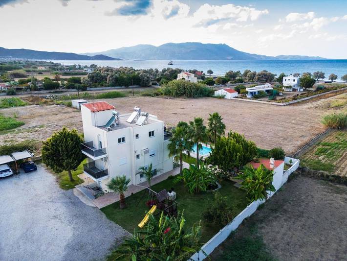 Ferienwohnung für 3 Personen, mit Balkon und Whirlpool sowie Terrasse und Garten in Nopigia