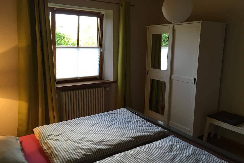Ganze Wohnung, Schöne Fewo mit Terrasse und Alpenblick für 2-4 Personen. in Eglofs, Argenbühl