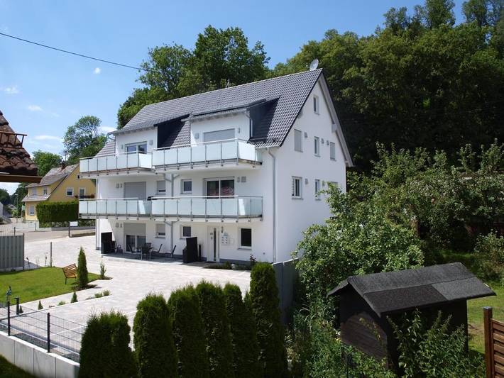 Ferienwohnung für 4 Personen, mit Balkon und Garten sowie Ausblick in Günzburg