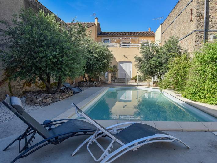 Location de vacances pour 6 personnes, avec piscine ainsi que balcon/terrasse et terrasse à Olonzac - 2