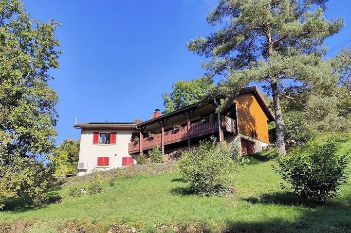 Gîte pour 2 personnes, avec Jardin dans Ponthoux